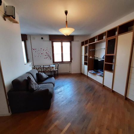 Casa Cavour Apartman Pesaro Kültér fotó